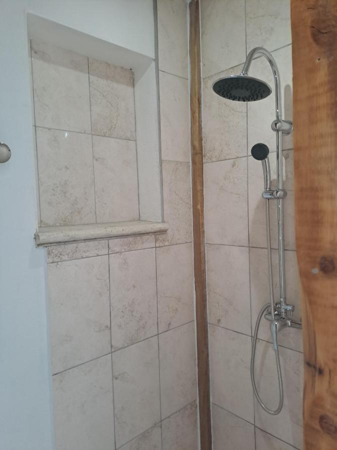 Chambre Basilic 2P, 2 Nuits Max, Dans Petit Chalet 6Km Du Festival De Piano De La Roque D'Antheron Rognes 외부 사진